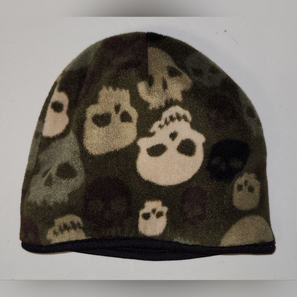 Hat and 2 Scarves - Green Camo Skulls and Green Camo - Boys OS - Picture 2 of 4